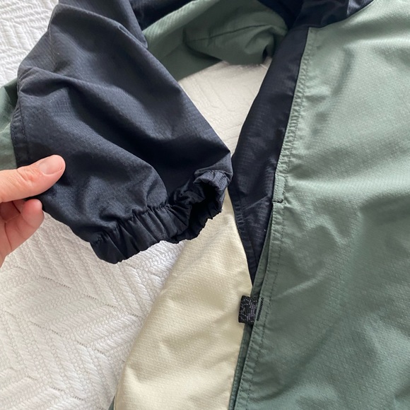 Mens packable Columbia Jacket - Picture 7 of 11